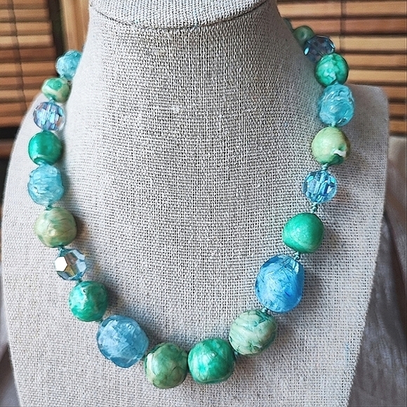 Aqua Light Blue Clear Oversized Bicone Lucite Plastic Beaded Vintage Necklace - Picture 4 of 7